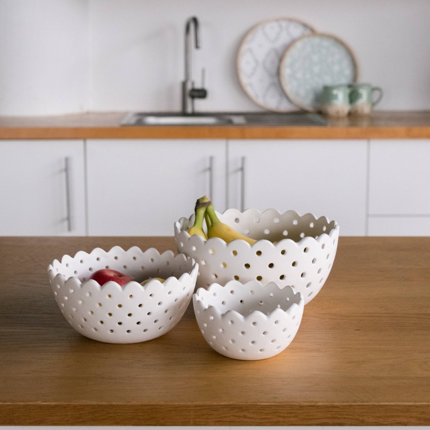 Cottage Bloom Scalloped Ceramic Fruit Bowls S/3 - White