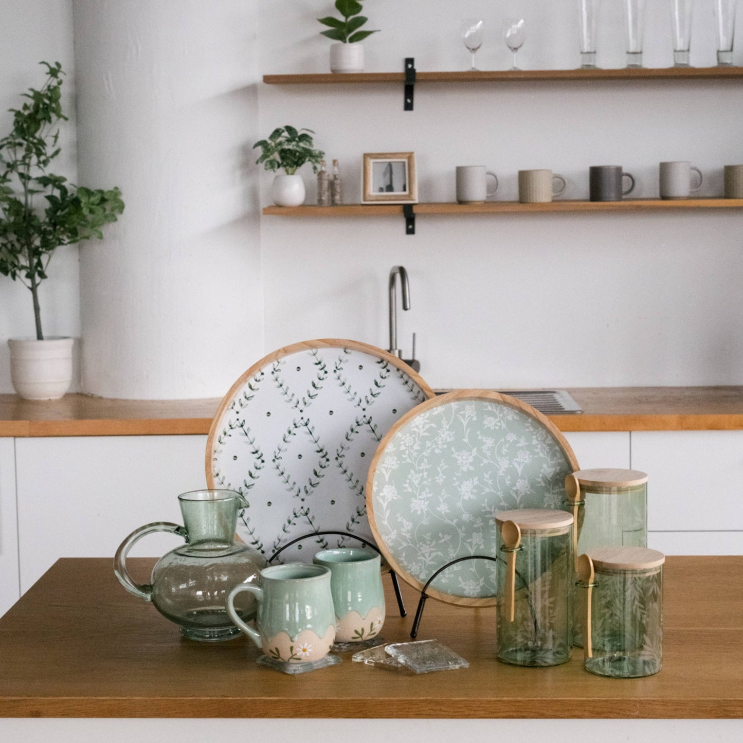 Cottage Bloom Wooden Round Tray S/2