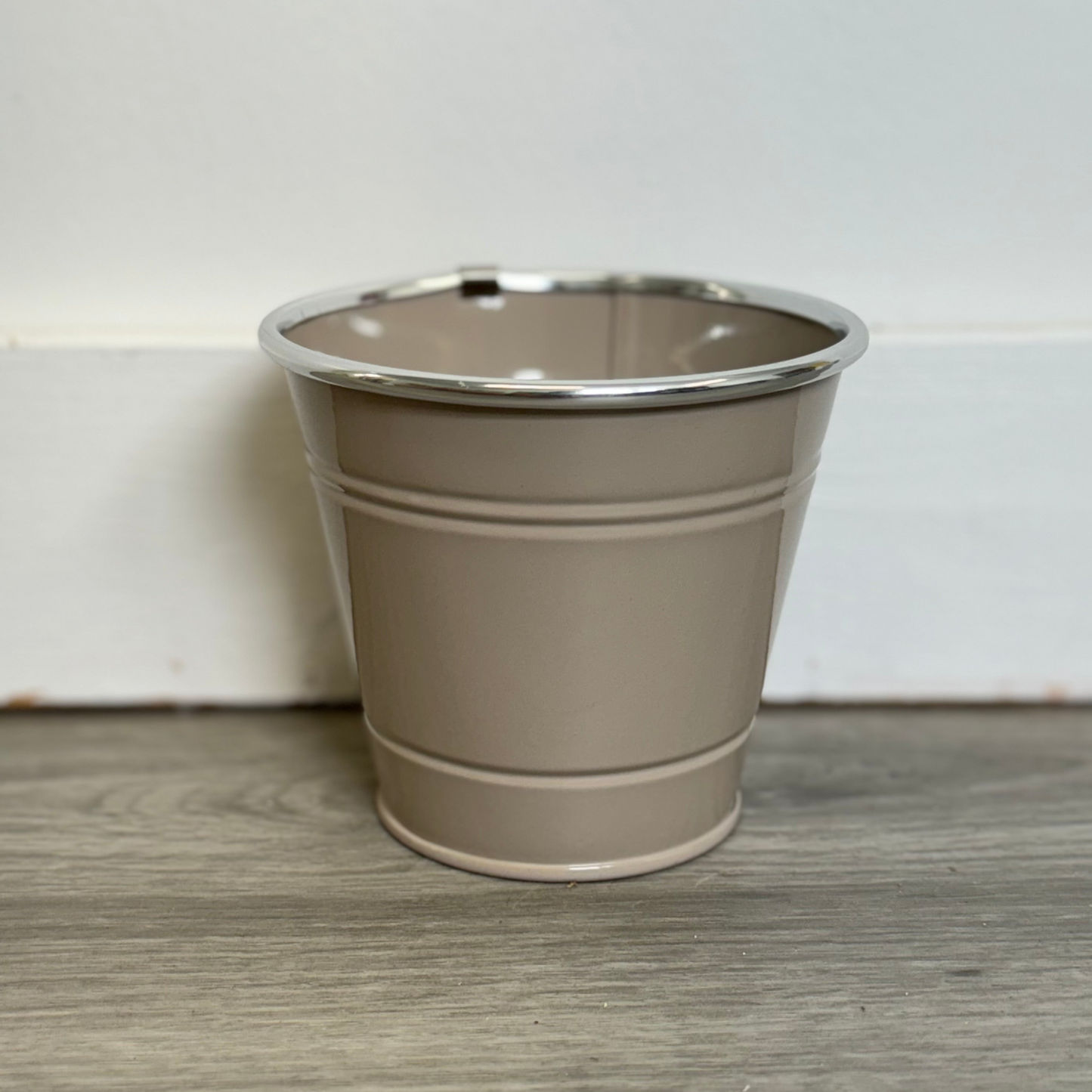 Round Ocean Pastel Metal Bucket